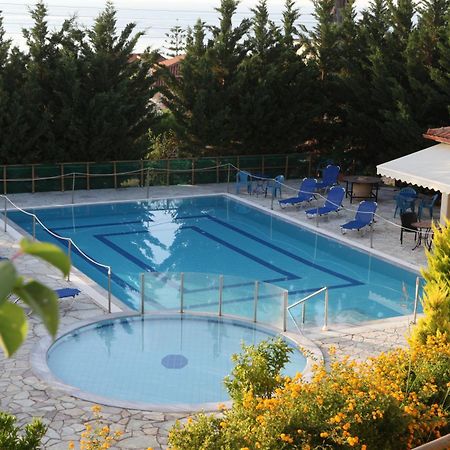 Il Villaggio Храни Экстерьер фото