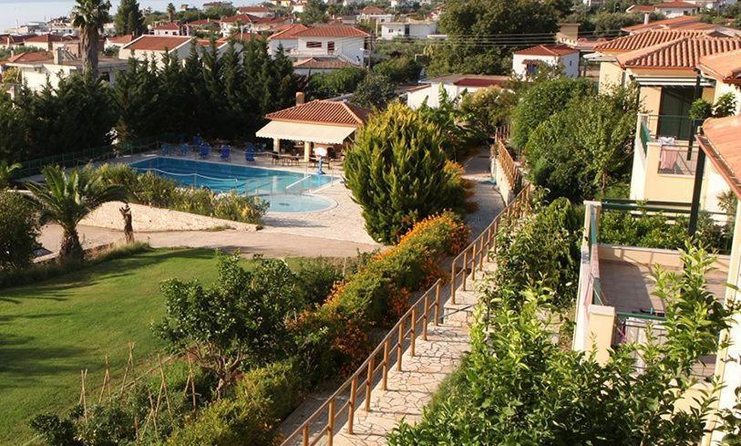 Il Villaggio Храни Экстерьер фото