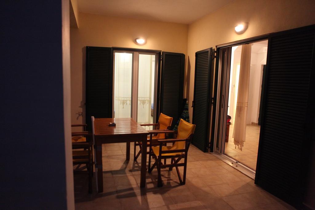 Il Villaggio Храни Экстерьер фото